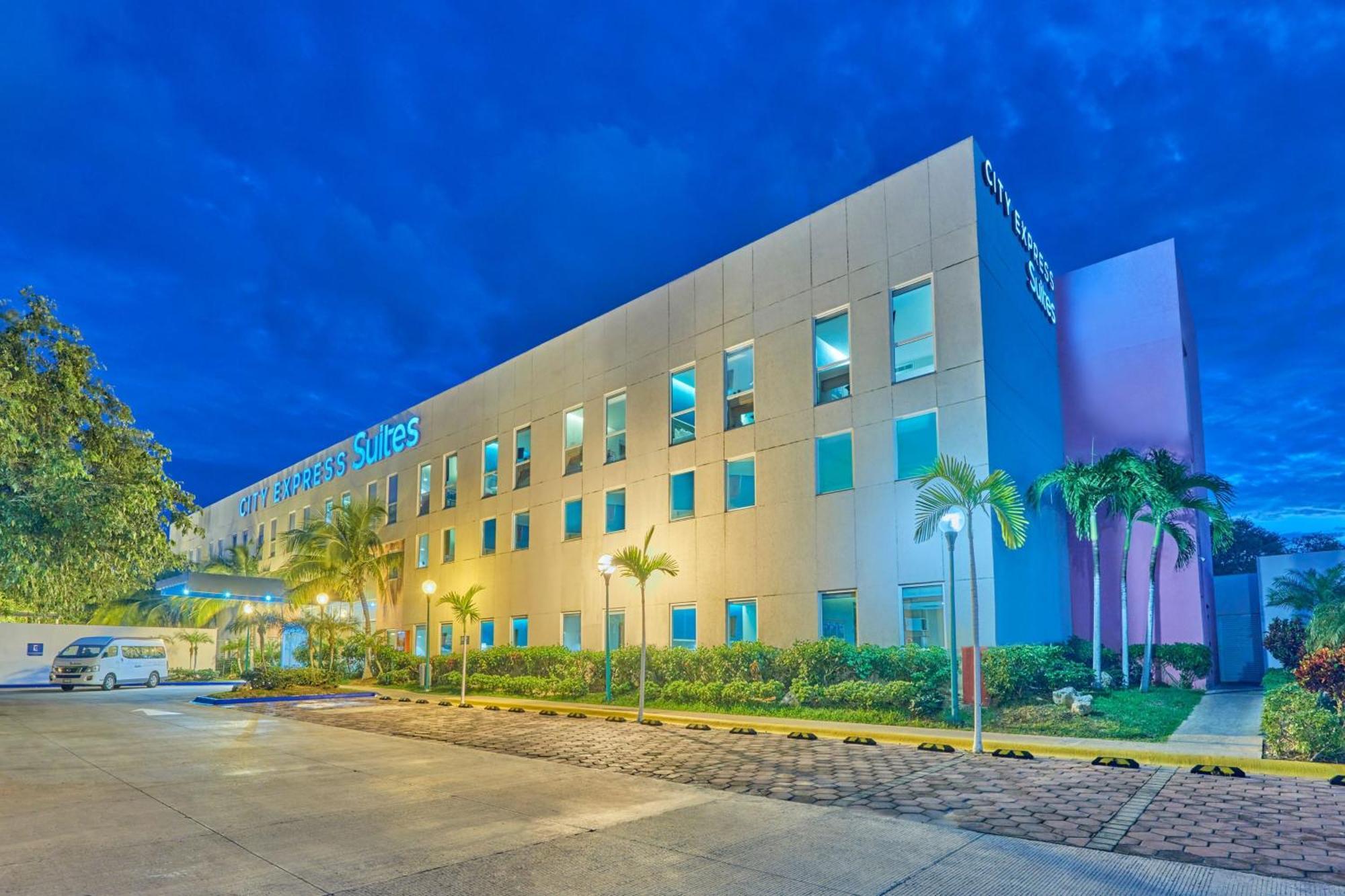 City Express Suites By Marriott Playa Del Carmen Zewnętrze zdjęcie